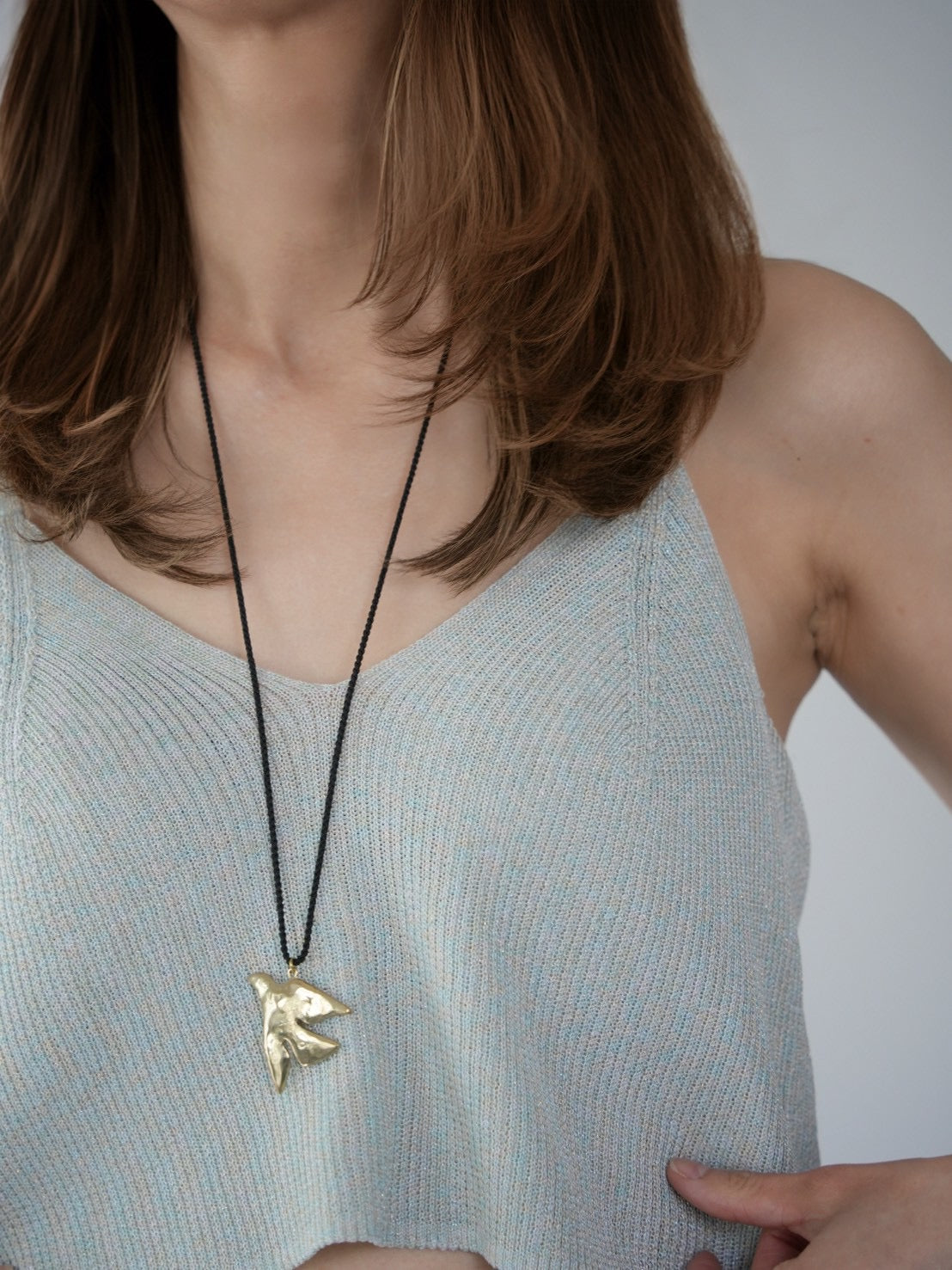 560224 bird necklace