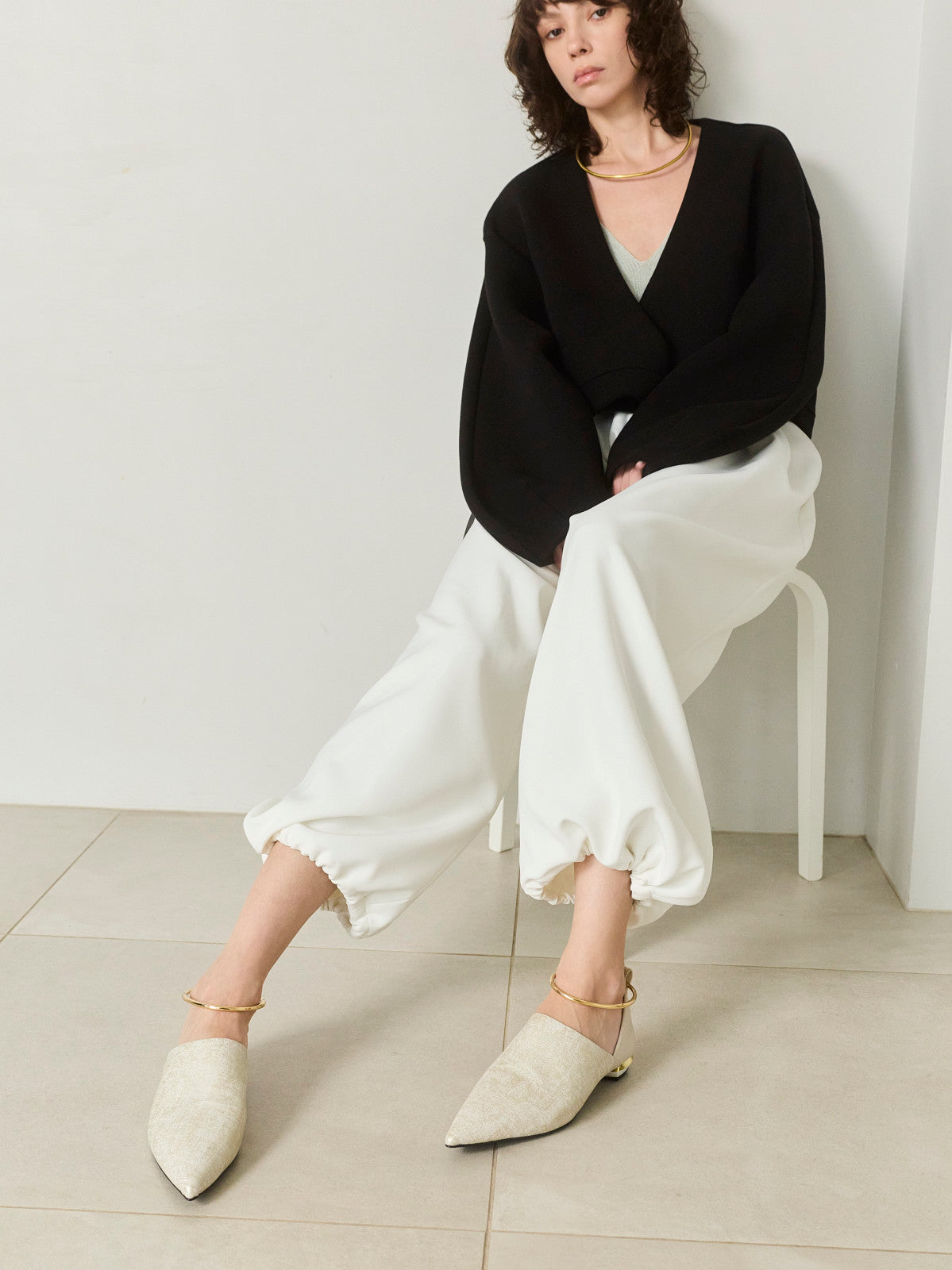 561001 アンクルリングパンプス