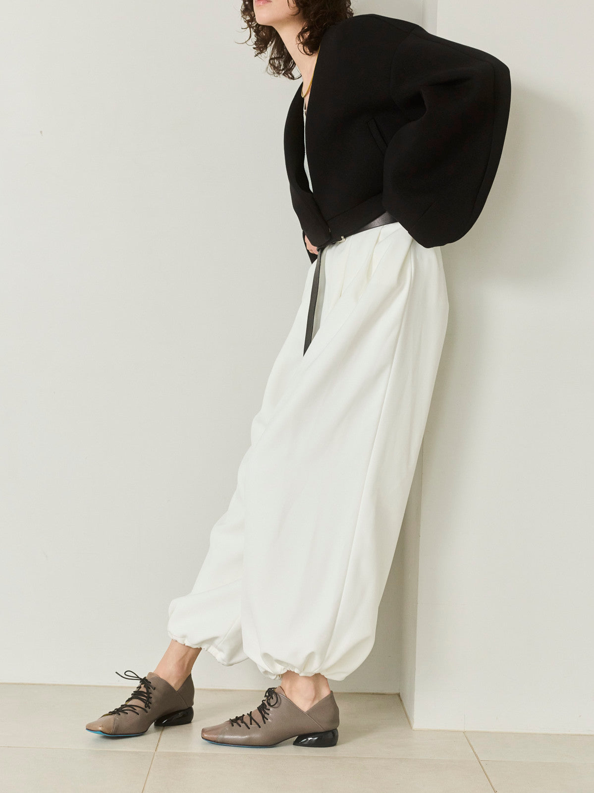 560407 Volume wide pants
