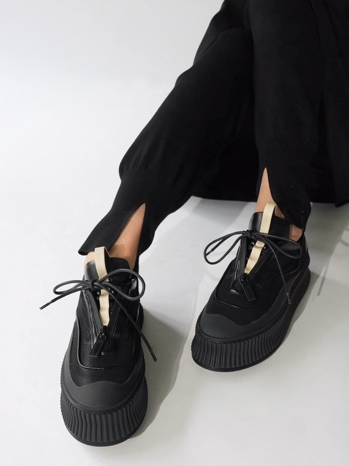 536078 & 546087 Block Shoelace Sneakers