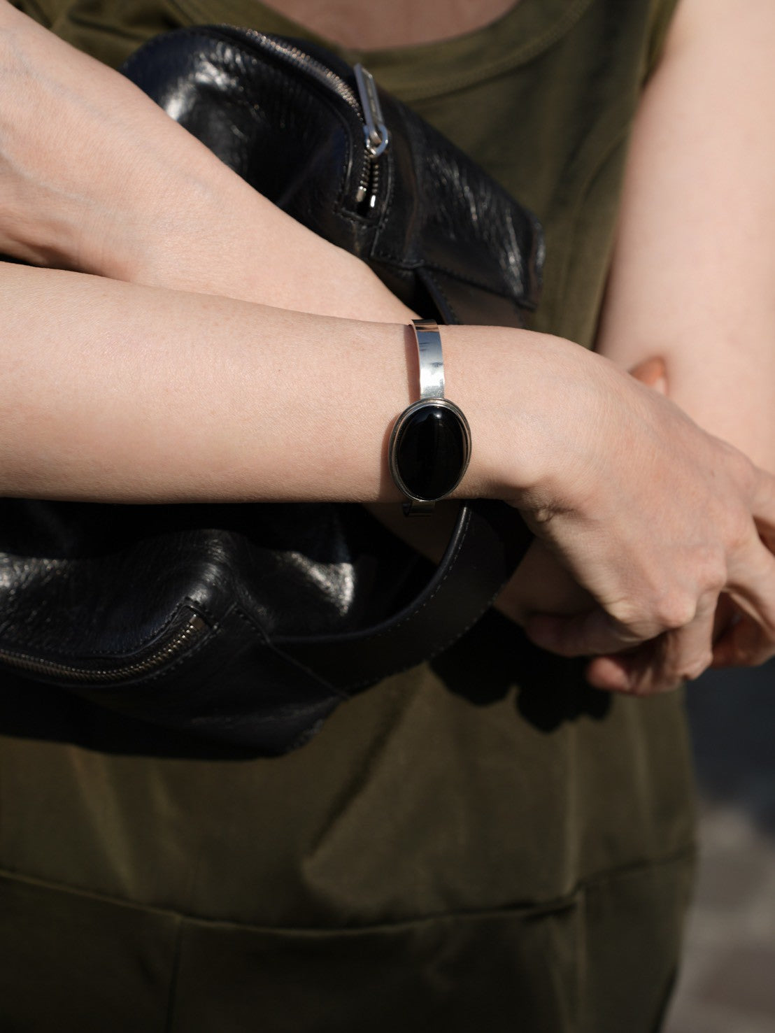 560236 stone bangle