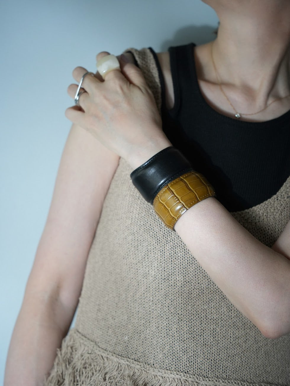 560230 leather cuff bangle