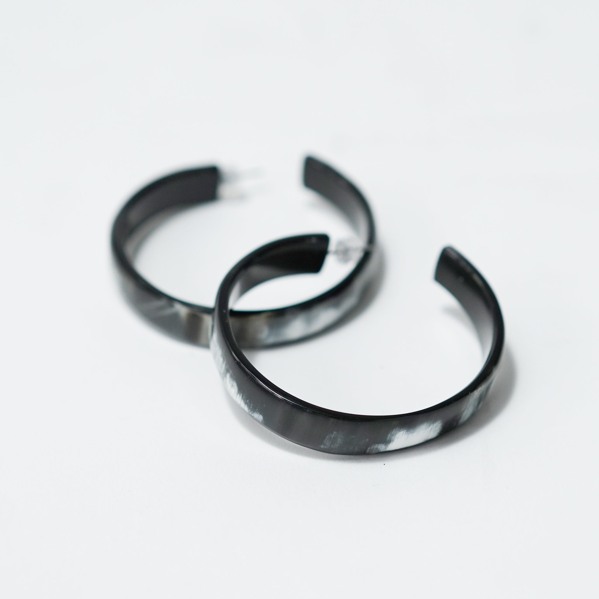 540245 buffalo horn hoop earrings