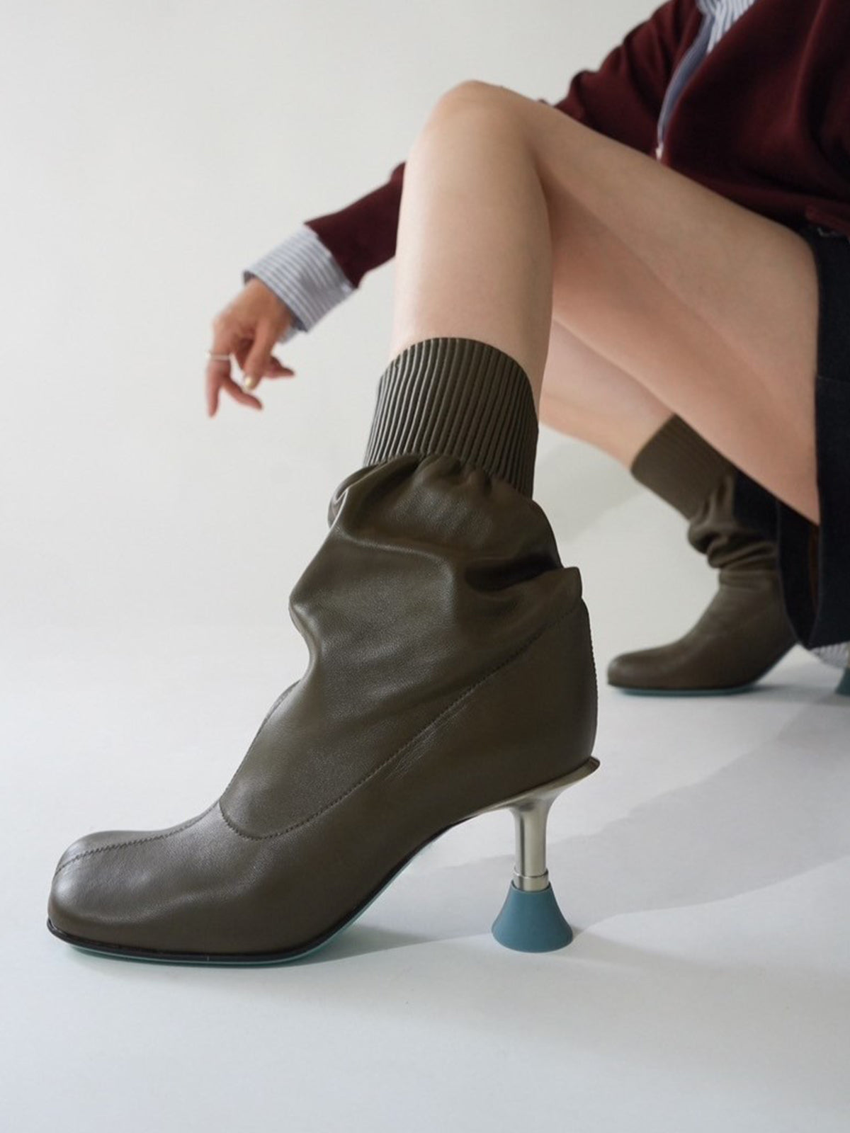 548032 ダックヒール・リブハーフブーツ