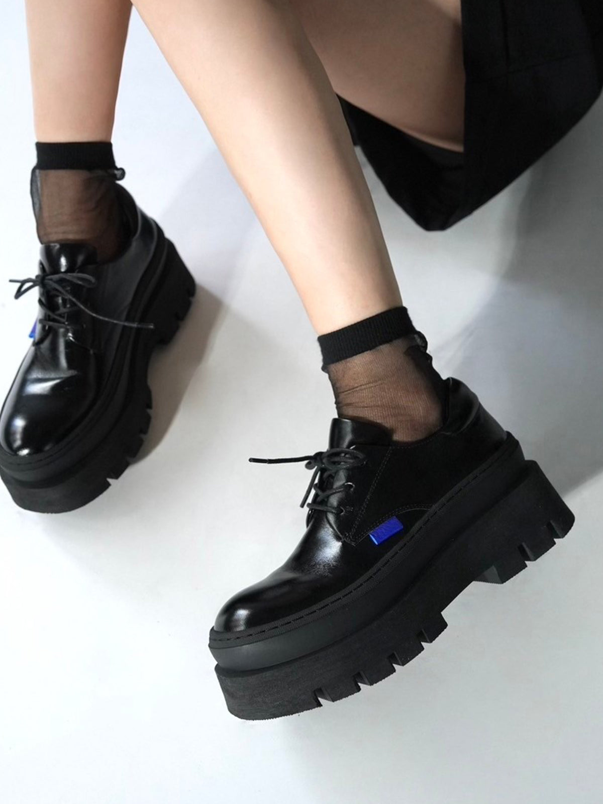 541168 チャンキーソール・レースアップシューズ