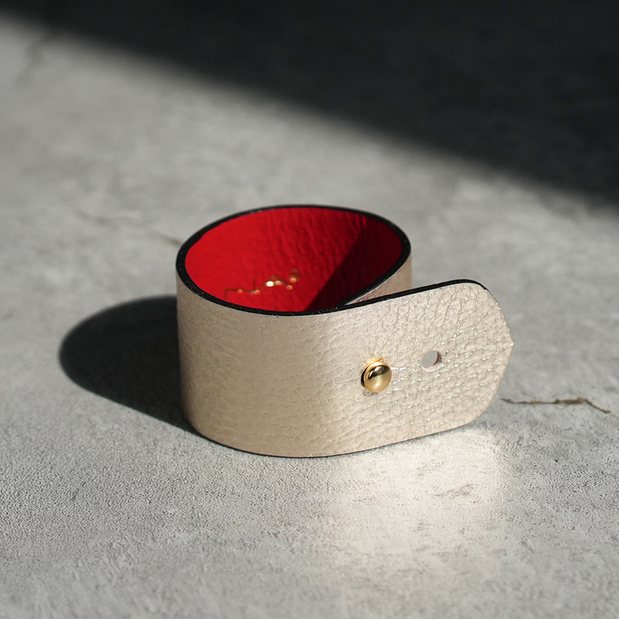 510026 Leather bangles