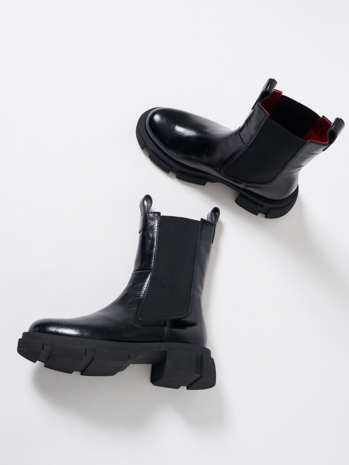 518029 Thick-soled side gore boots