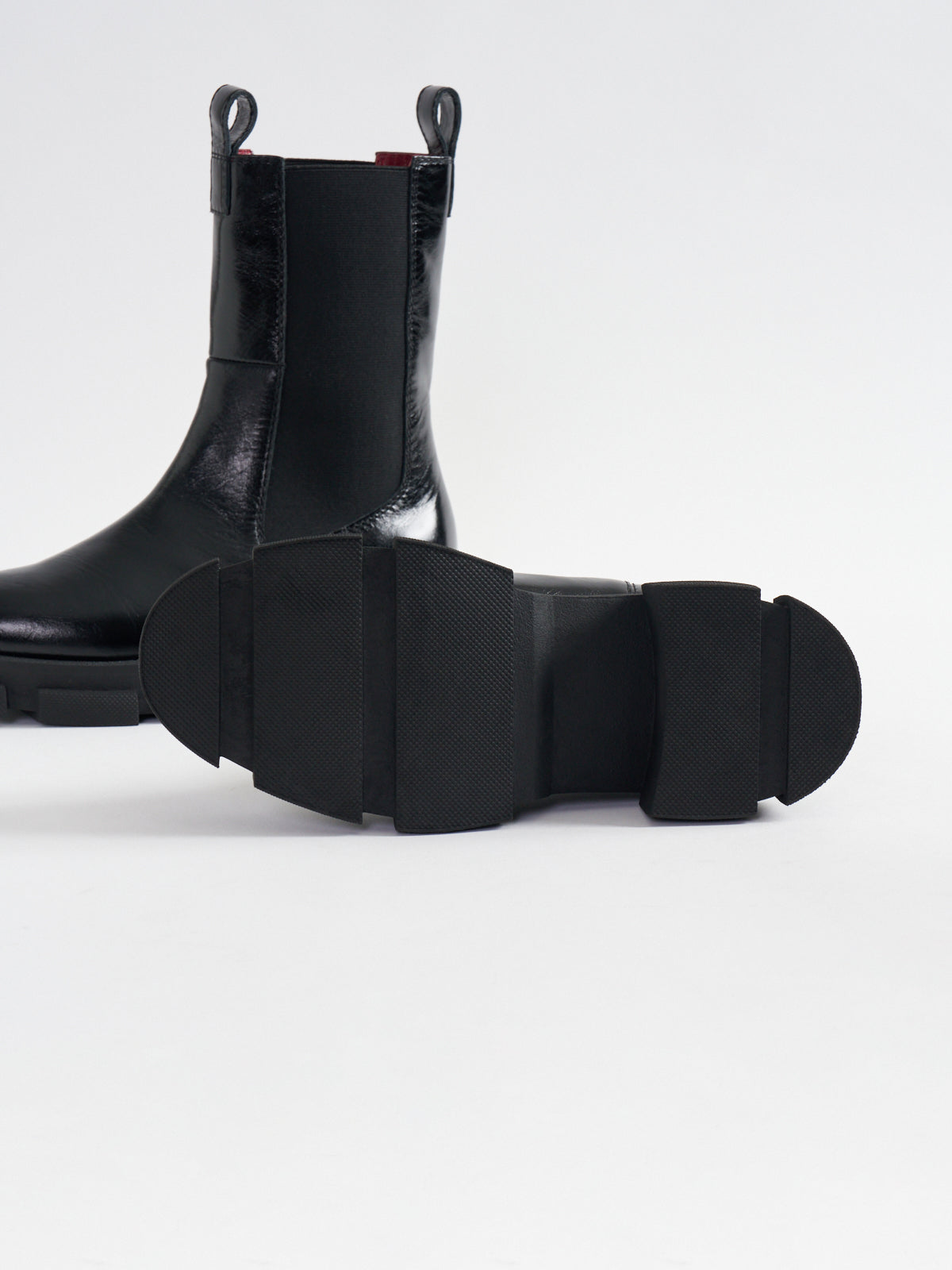 518029 Thick-soled side gore boots
