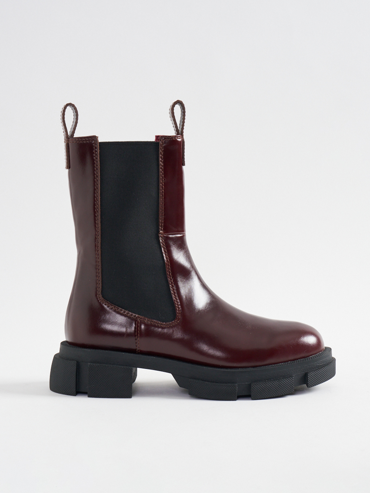 518029 Thick-soled side gore boots