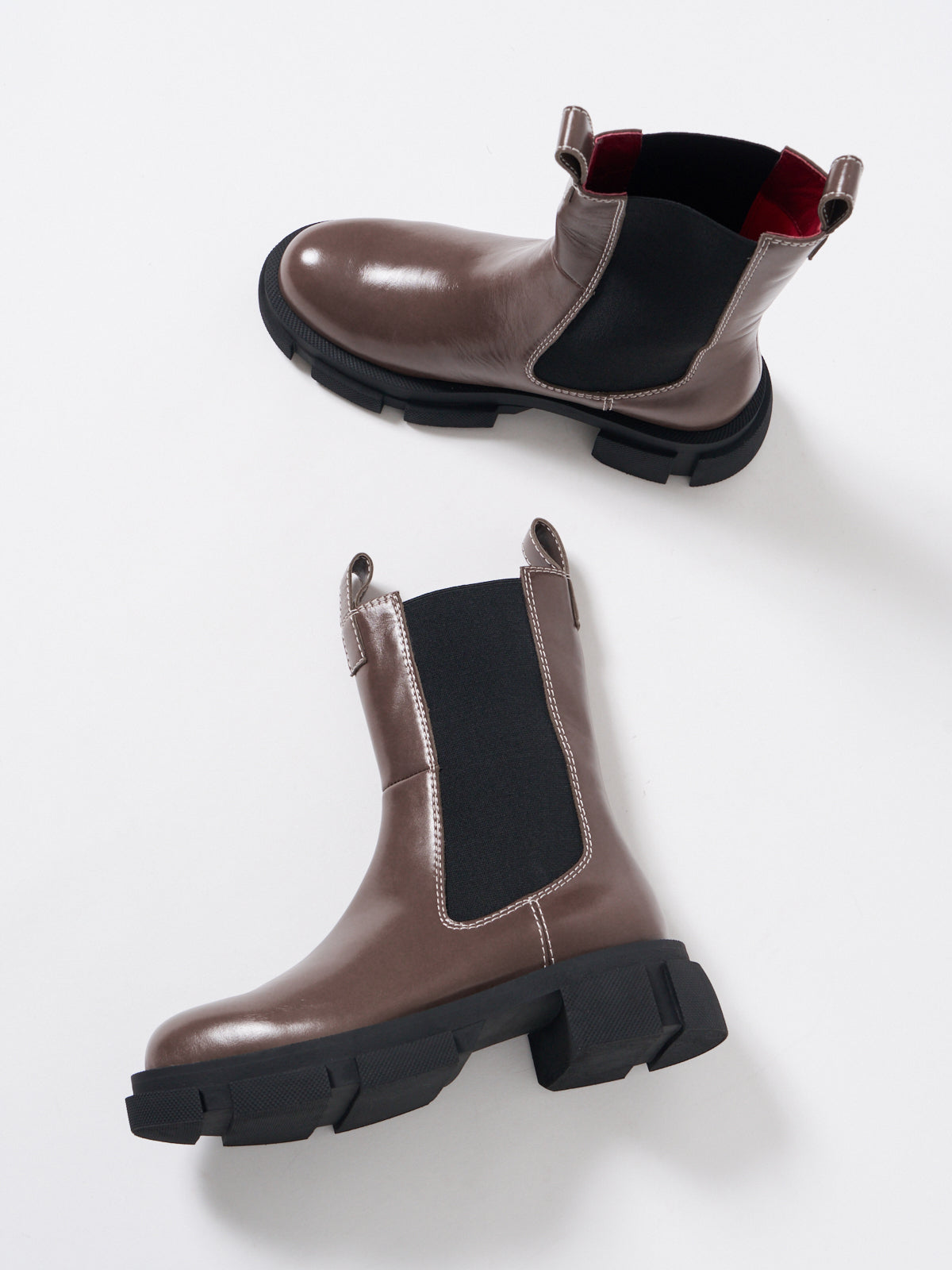 518029 Thick-soled side gore boots