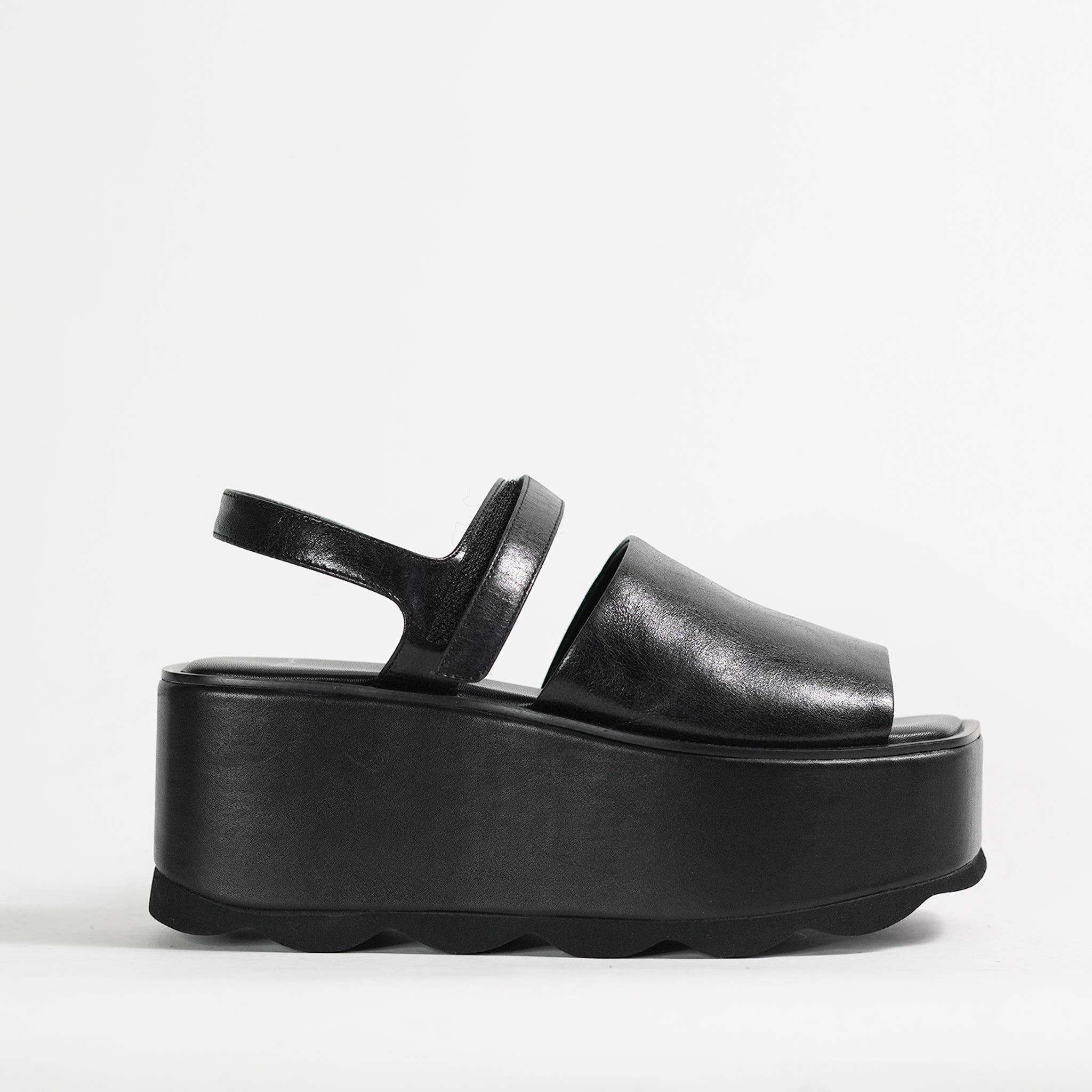 532158 厚底サンダル