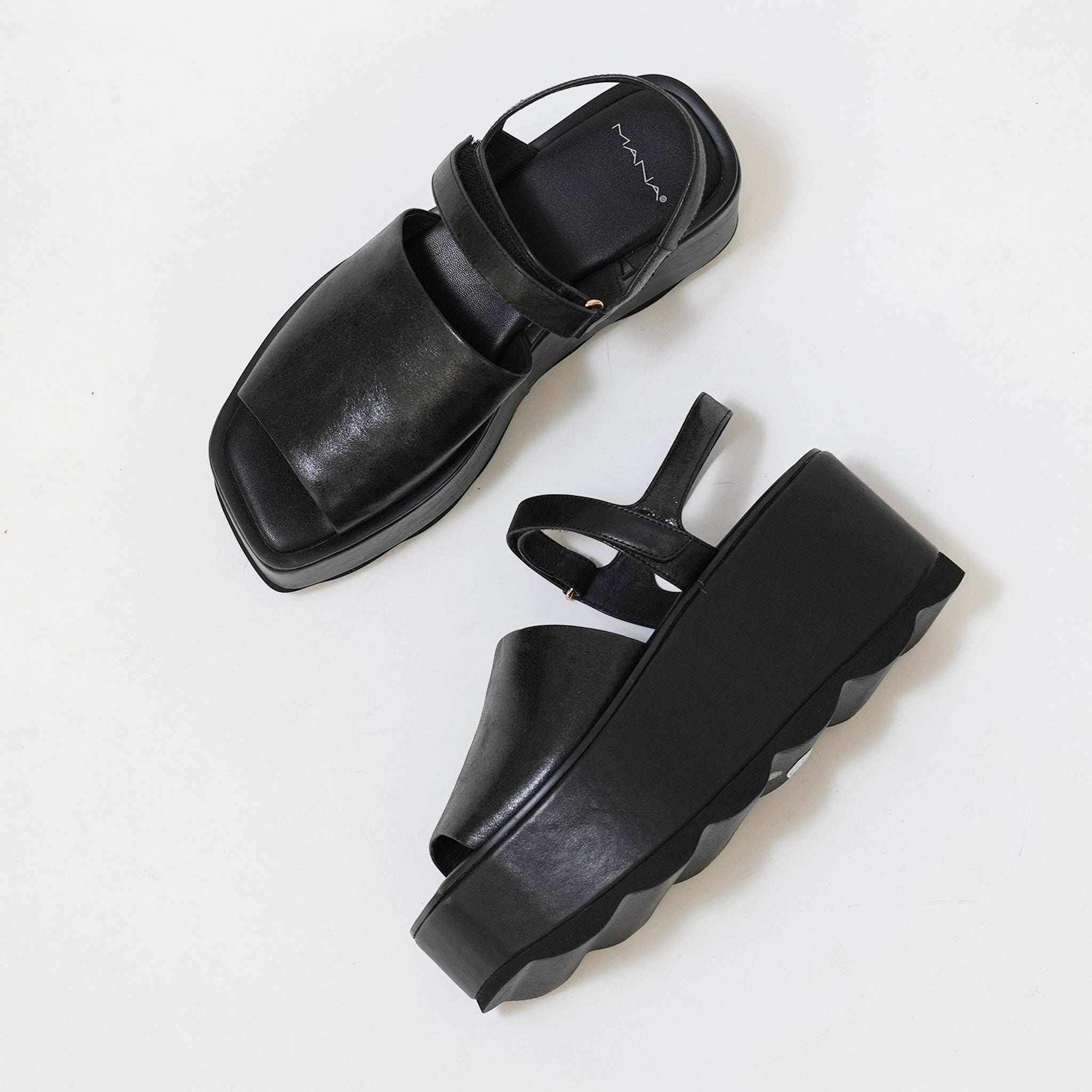 532158 厚底サンダル