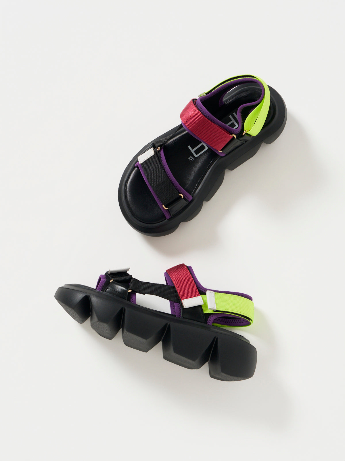 532165 カラーベルクロサンダル