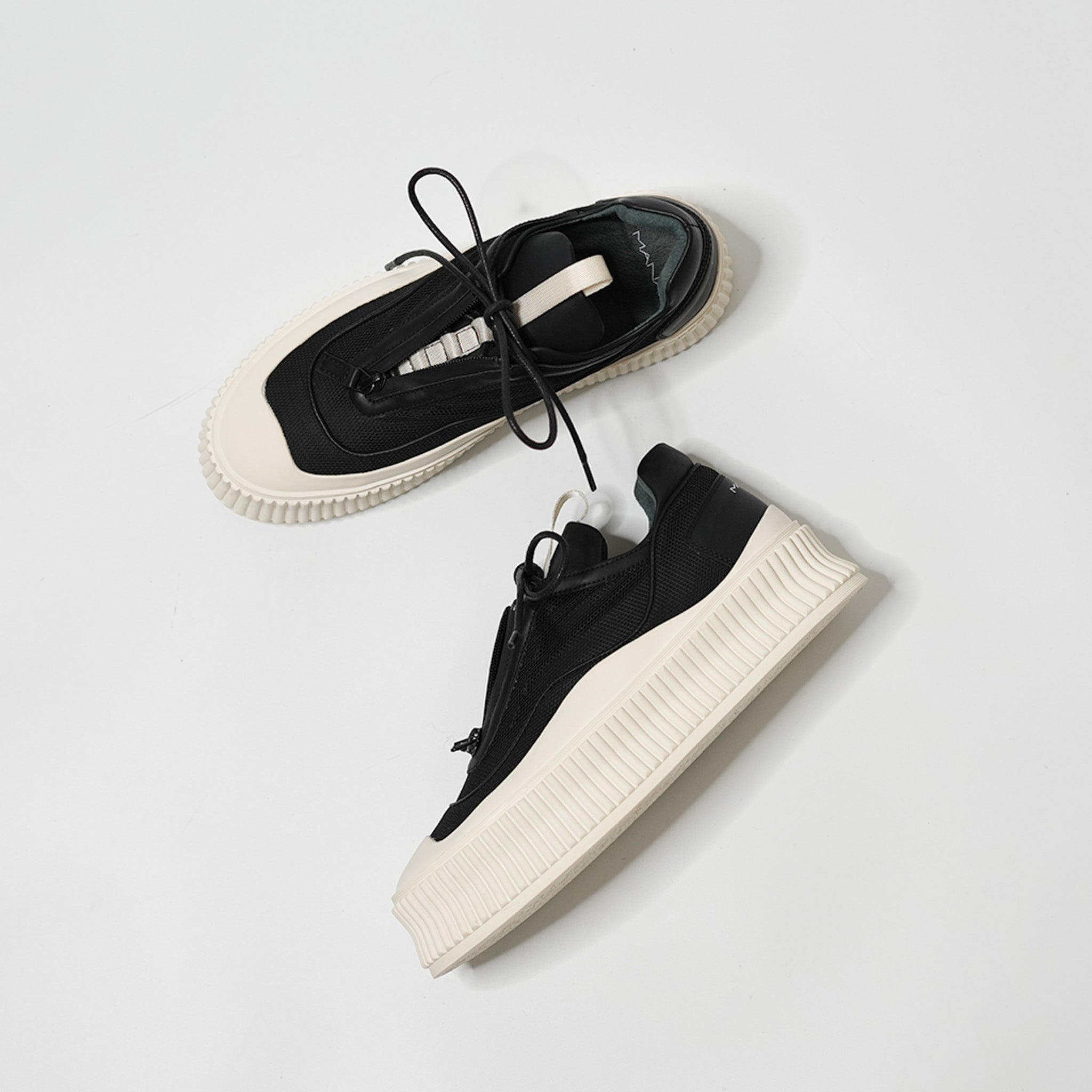 536078 & 546087 Block Shoelace Sneakers