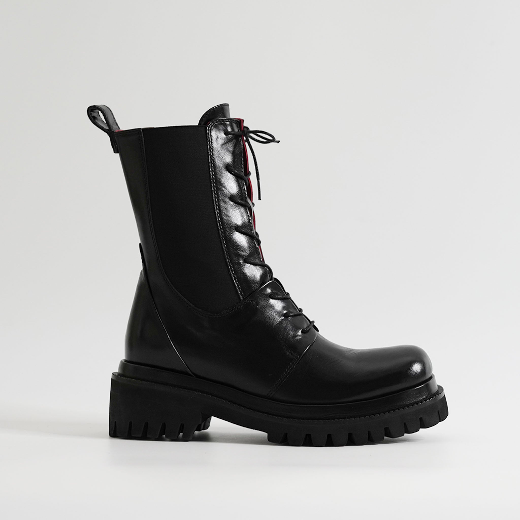 537064 Lace-up side gore boots