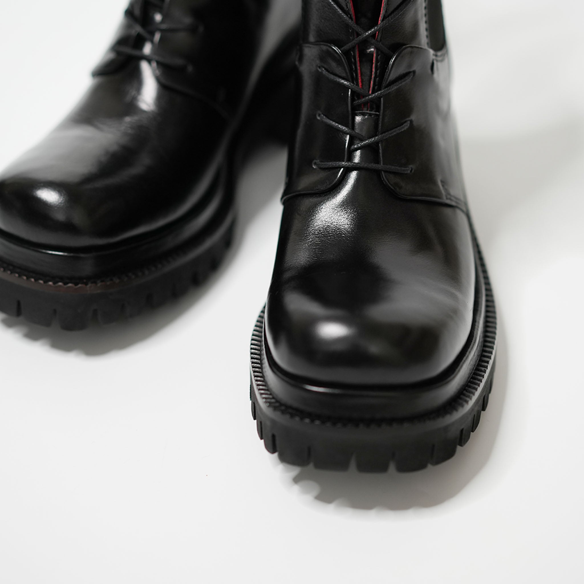 537064 Lace-up side gore boots