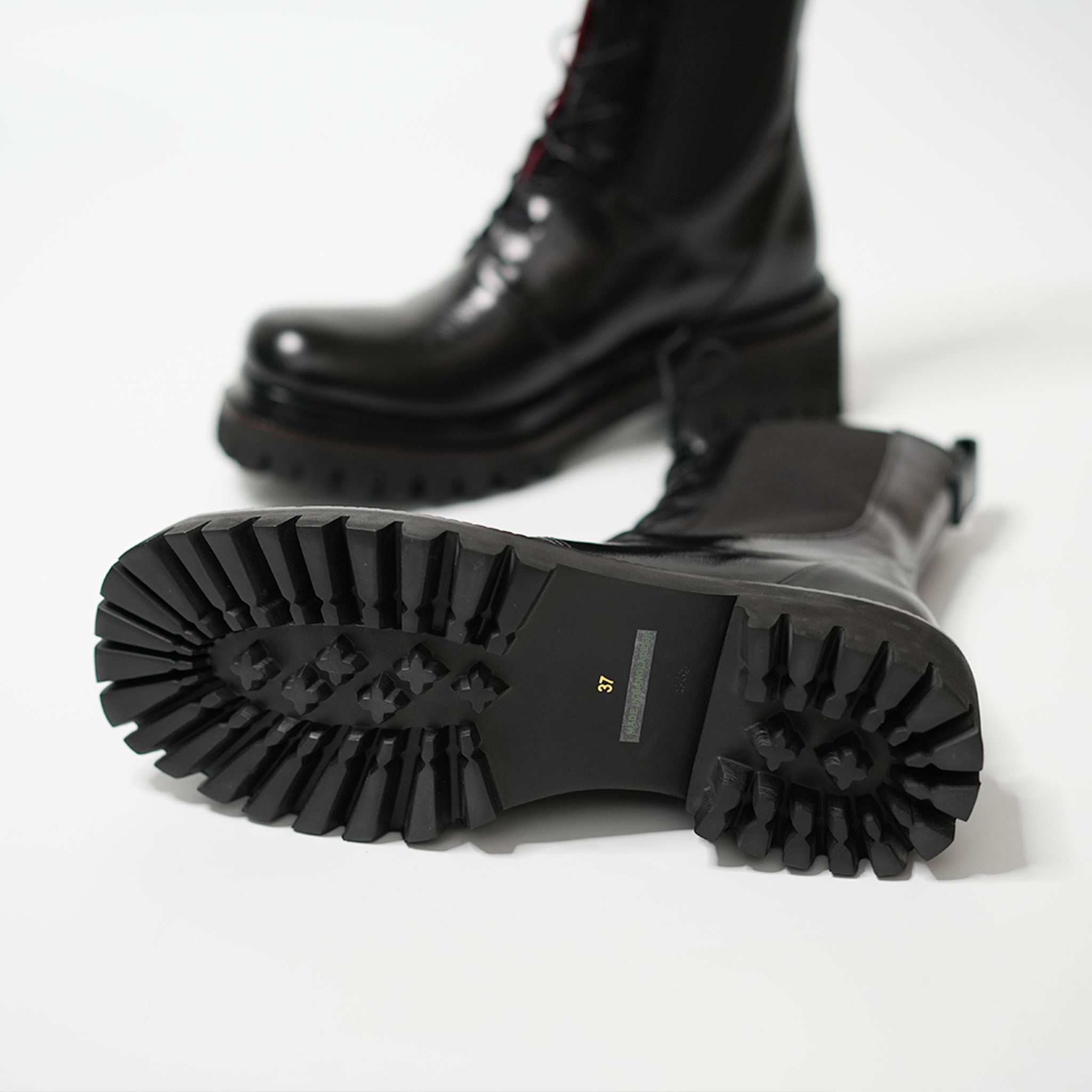 537064 Lace-up side gore boots