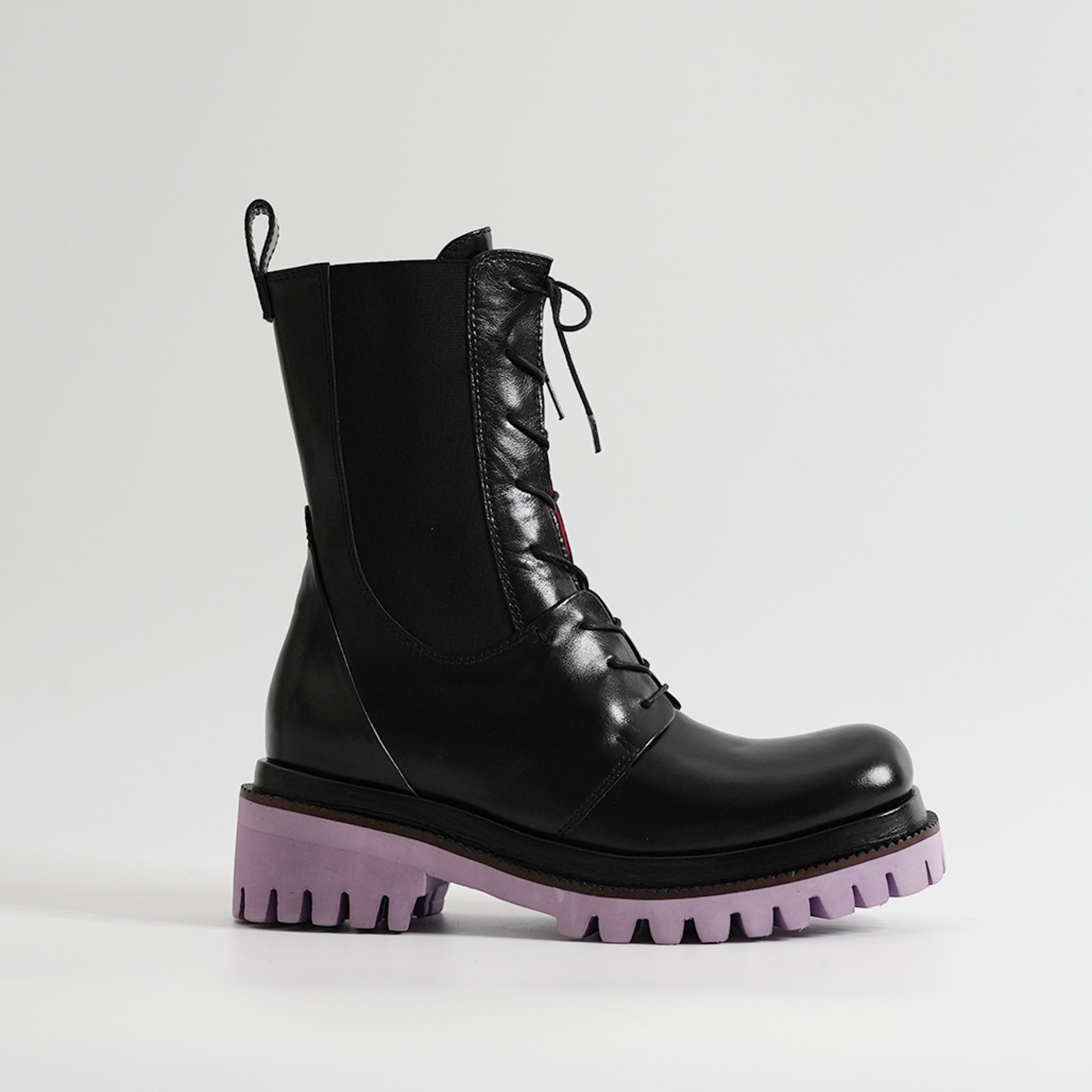 537064 Lace-up side gore boots