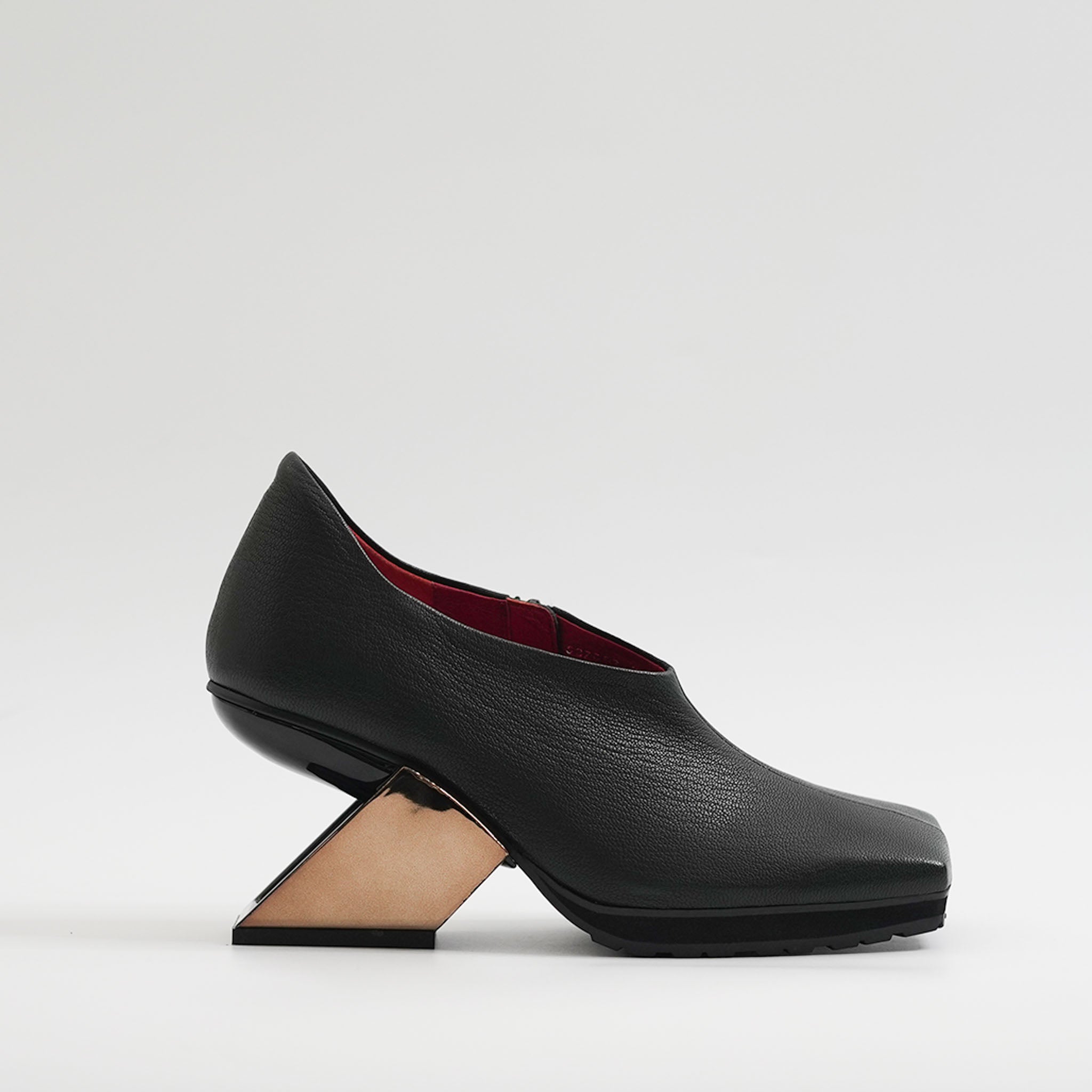 537067 スクエア・メタルヒールブーティ