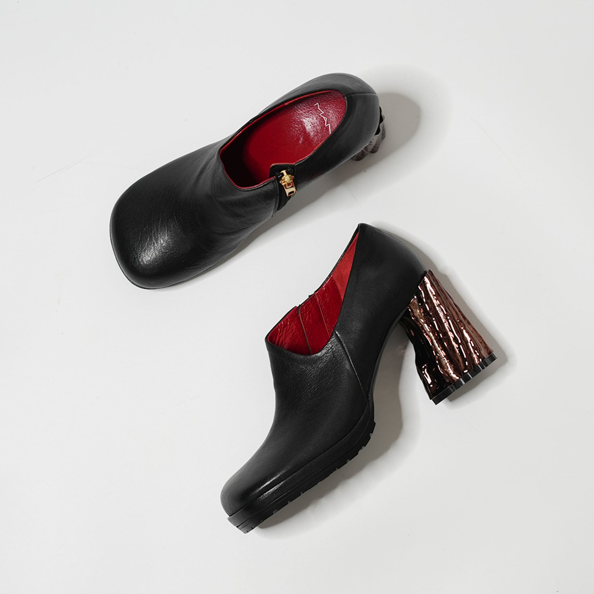 537069 ラウンドトゥ・アシメカットブーティ