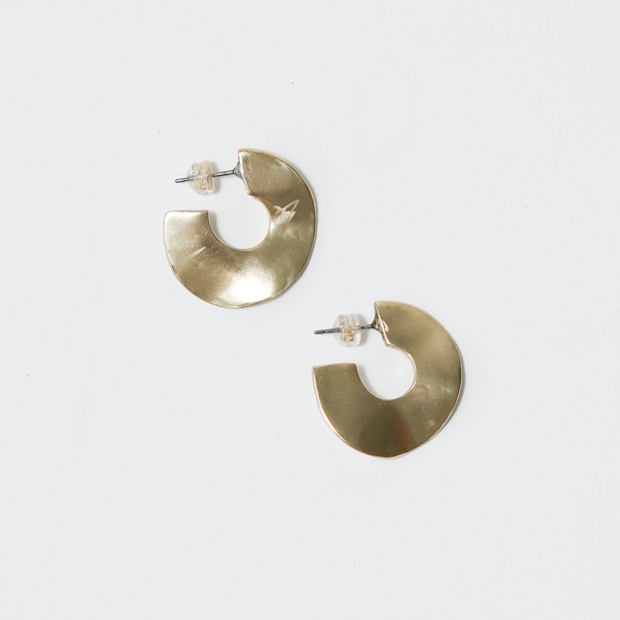 540257 Plate Wave Earrings