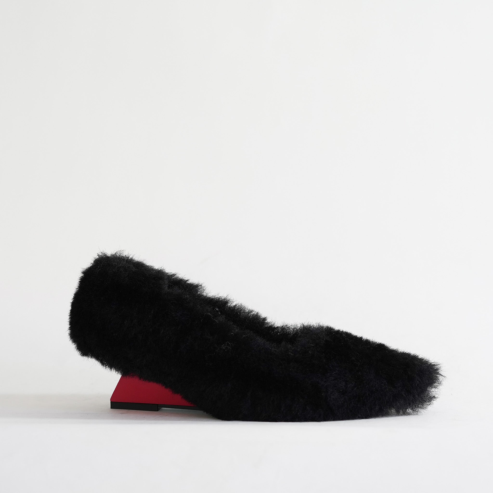 541165 Mouton pumps