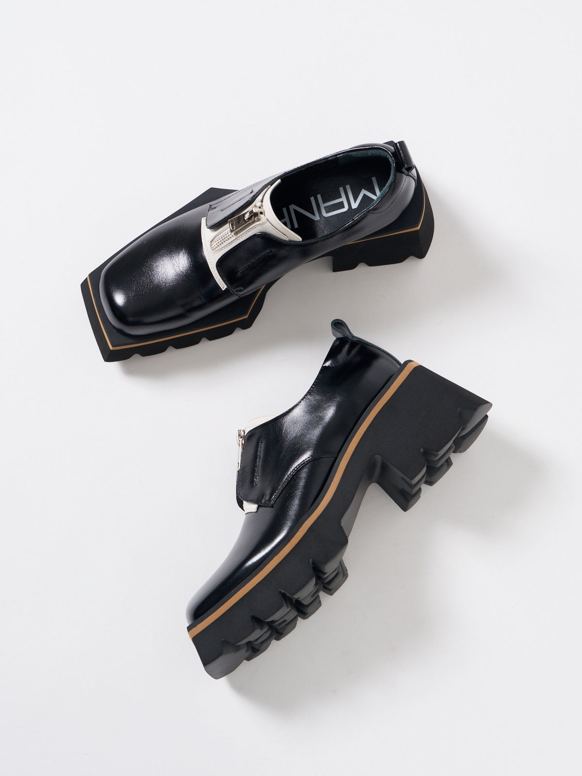 541167 Center zip edge sole shoes