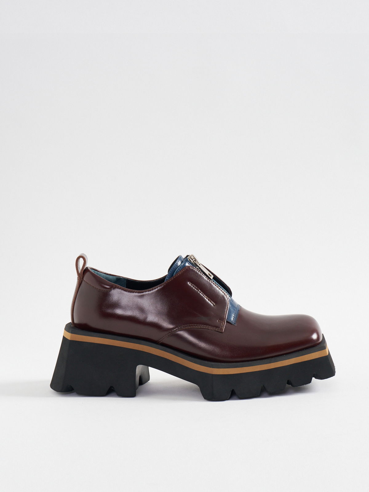 541167 Center zip edge sole shoes