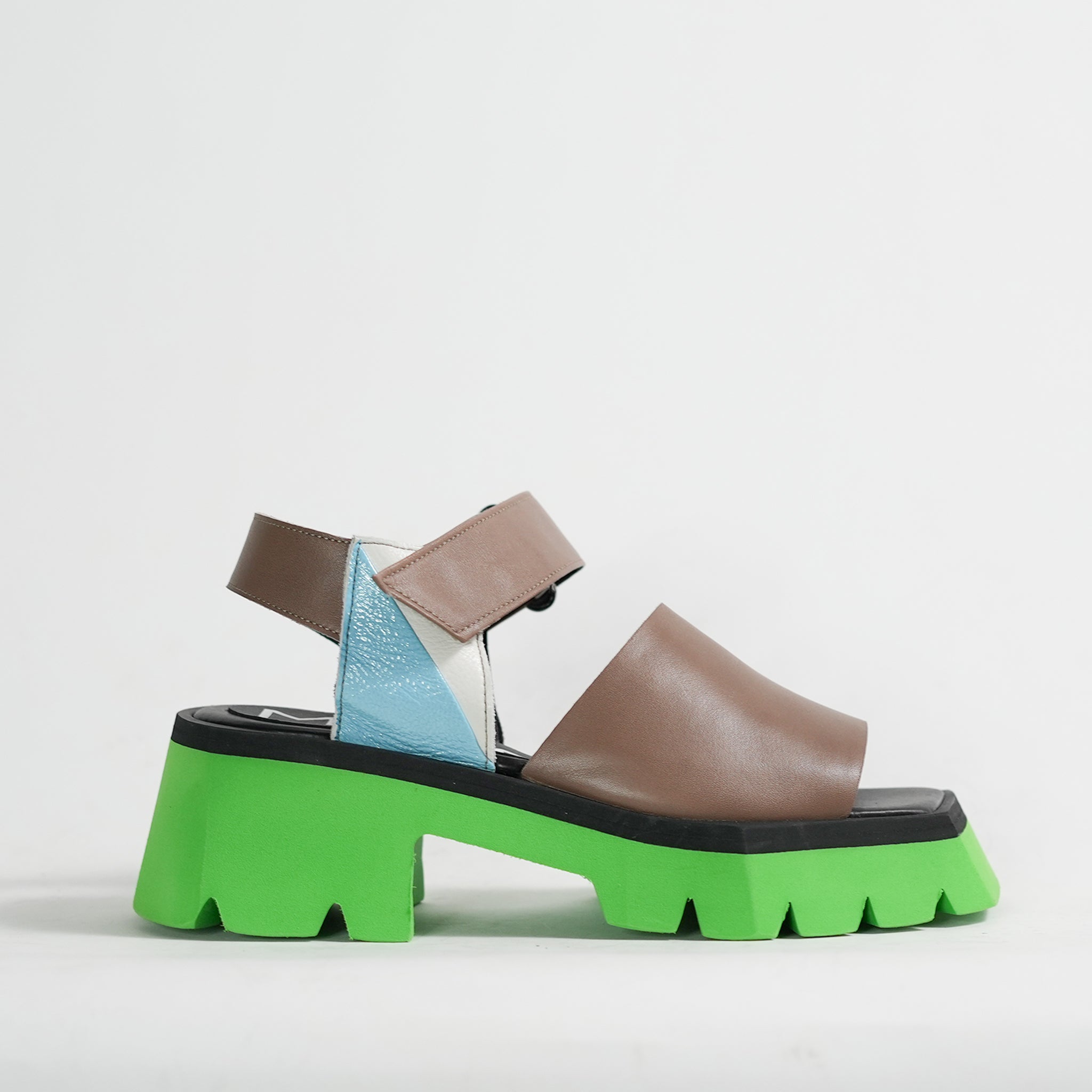 542179 Color sole velcro sandals