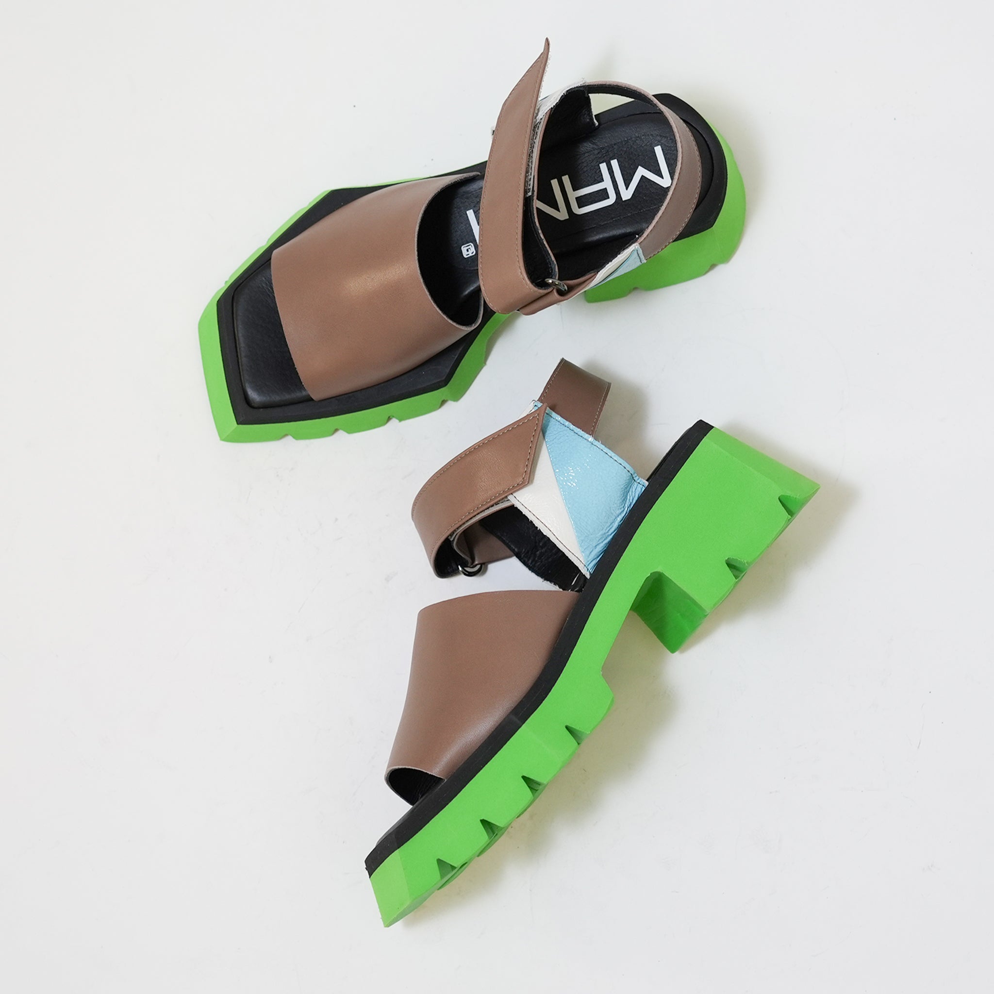 542179 Color sole velcro sandals