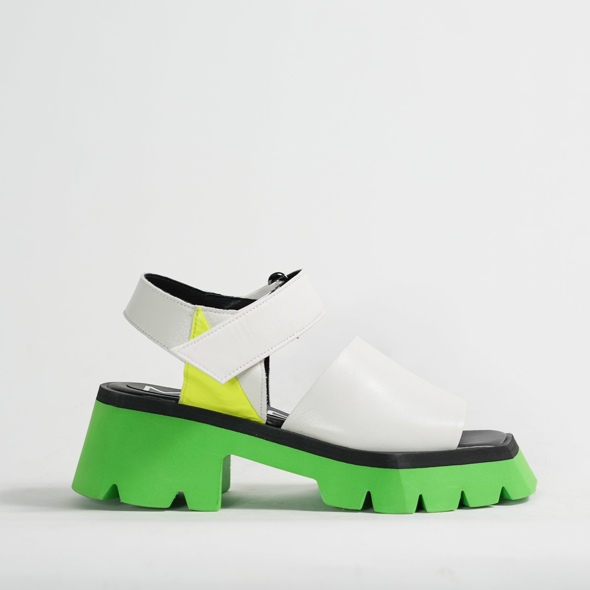 542179 Color sole velcro sandals