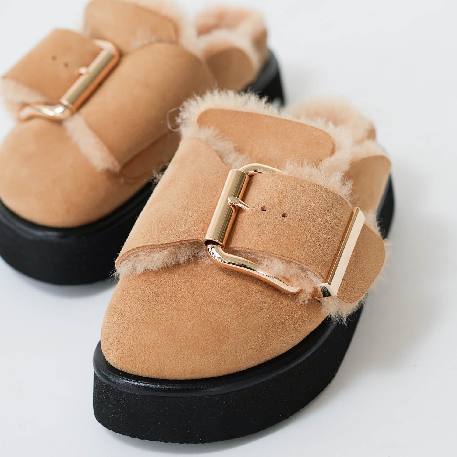 545028 Big Belt Mouton Clog