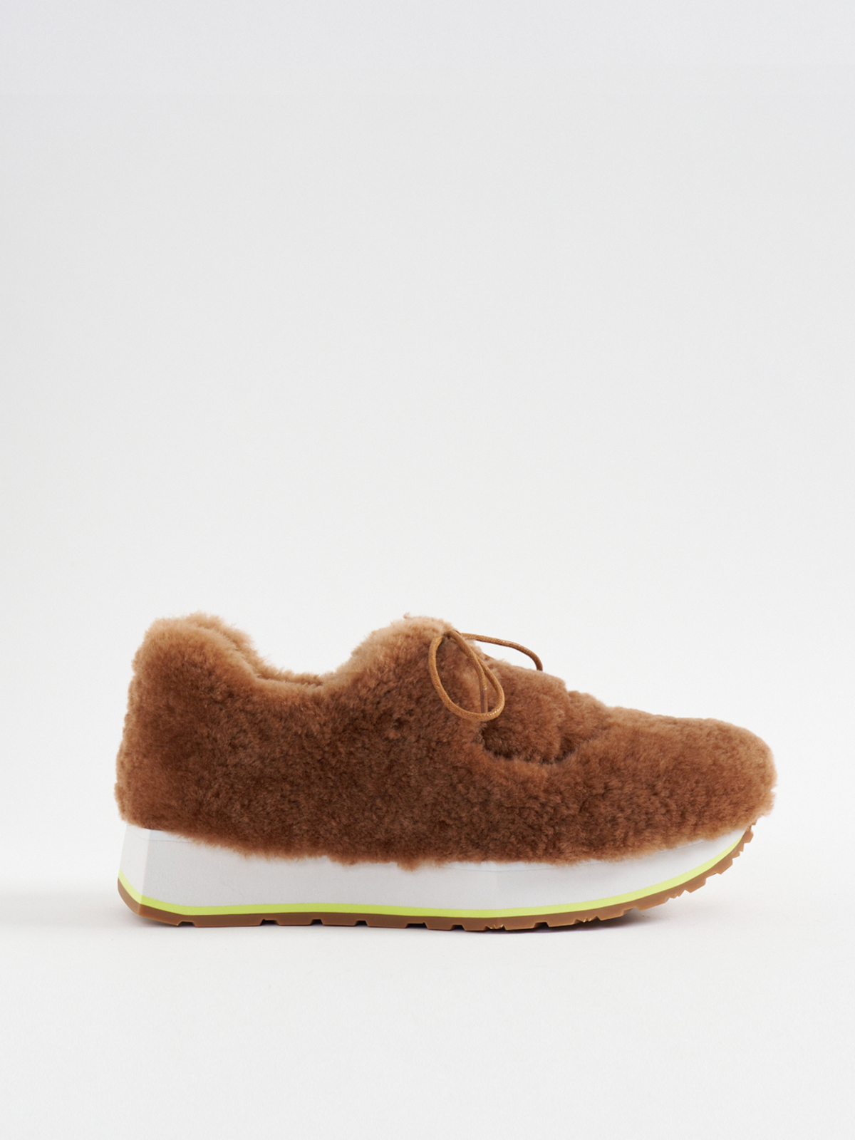 546086 Sheep fur sneakers