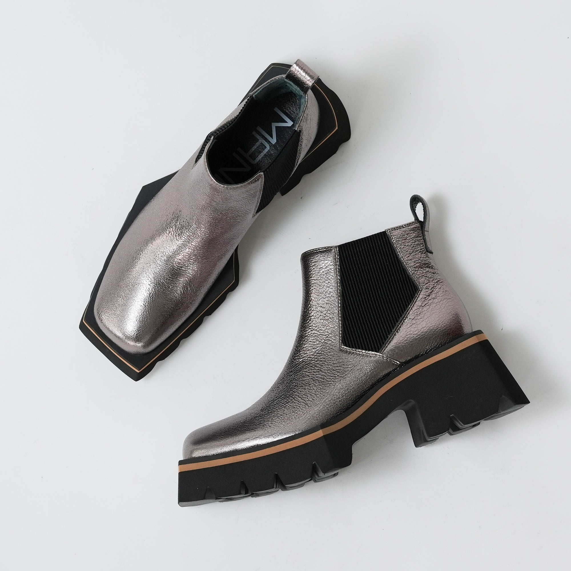 547083 Edge sole side gore boots
