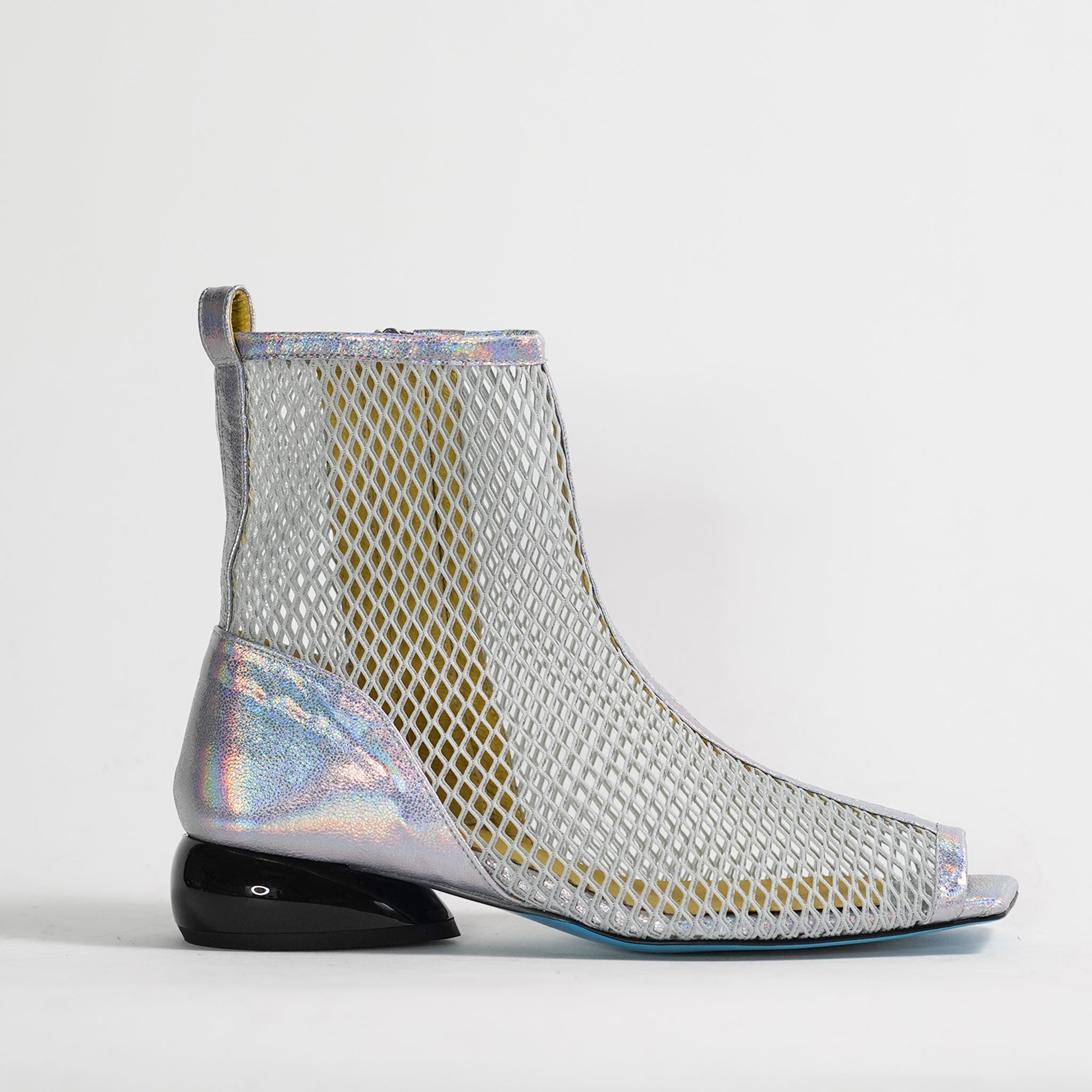 547081 Mesh boots