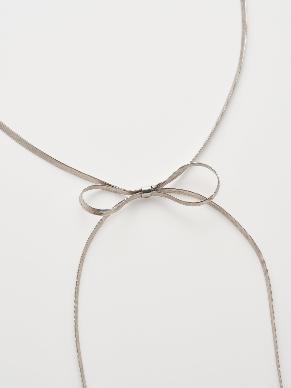 550206 metal ribbon necklace
