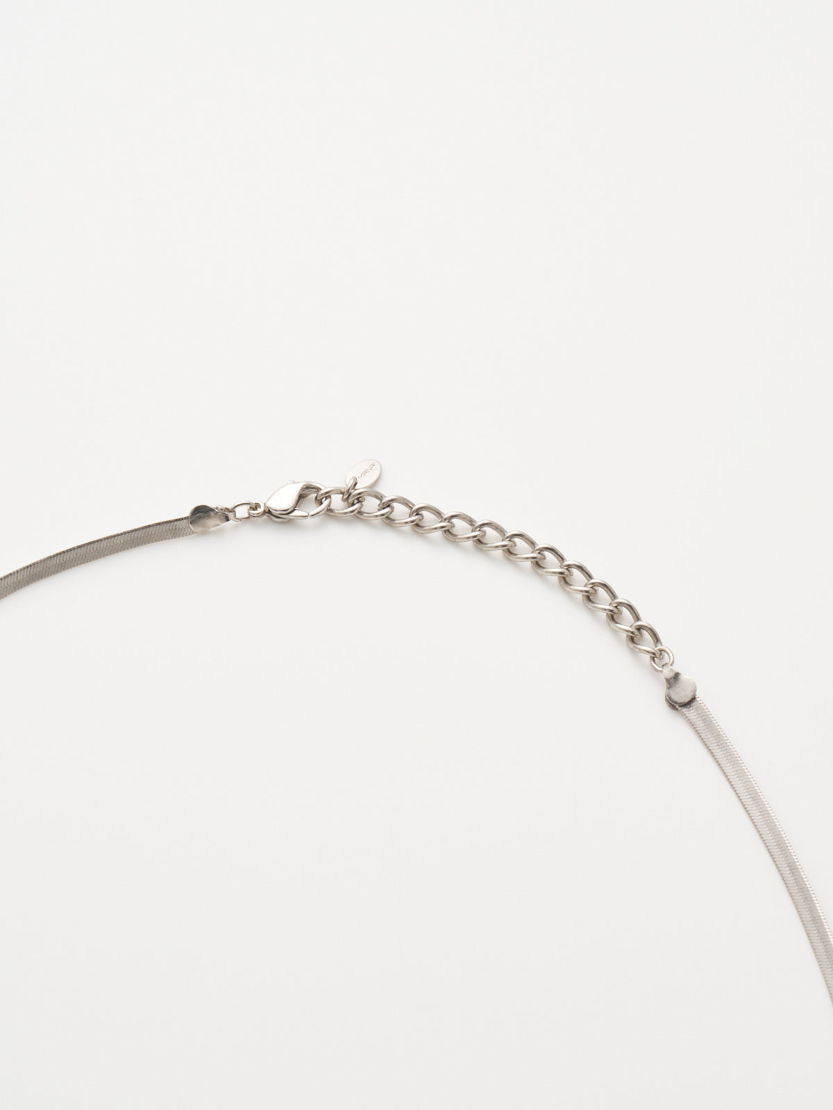 550206 metal ribbon necklace