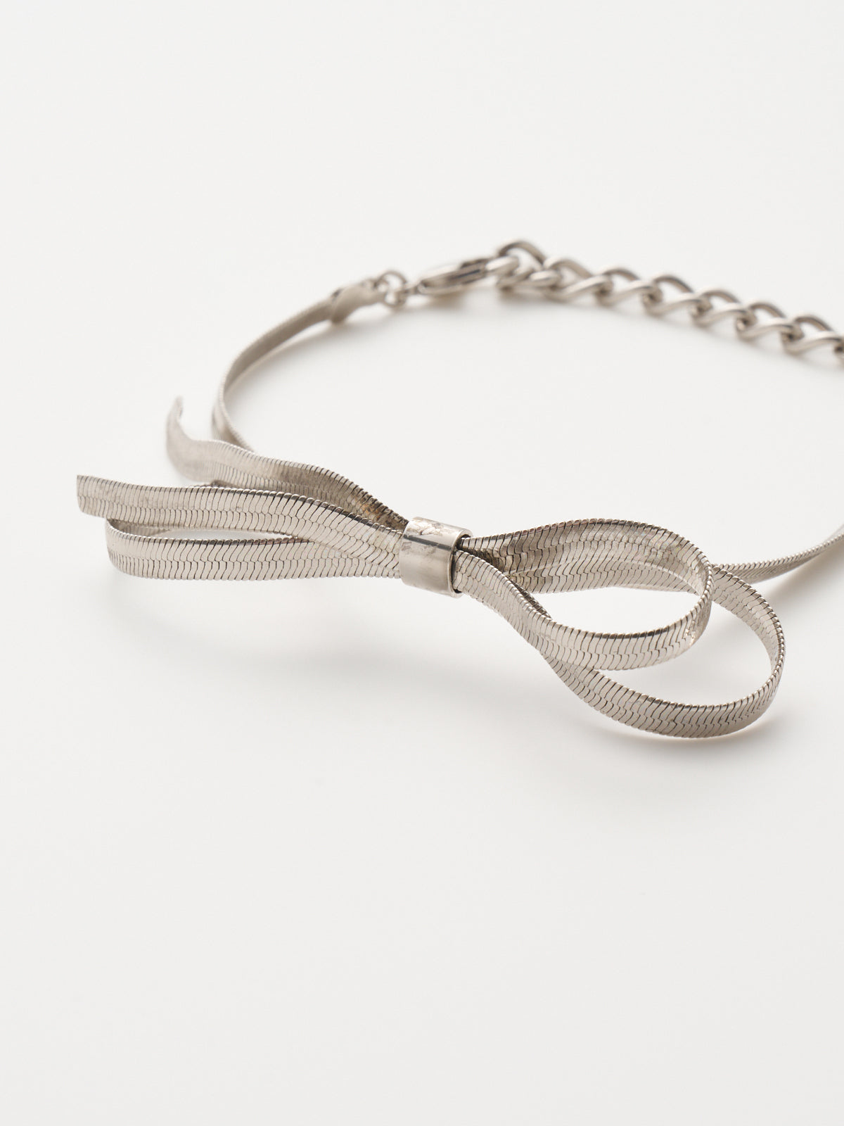 550207 metal ribbon bracelet