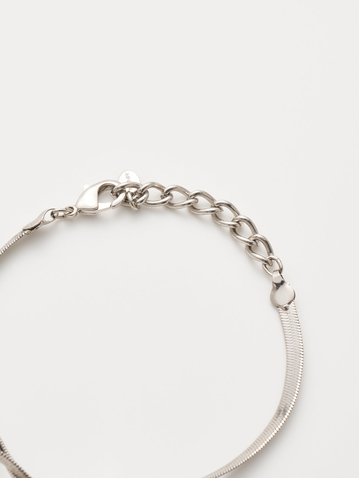 550207 metal ribbon bracelet