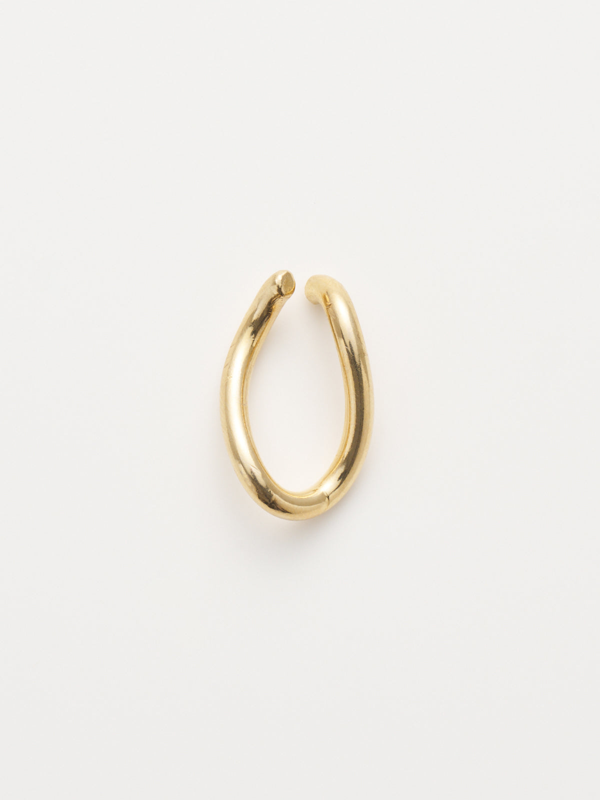 550212 twist ear cuff