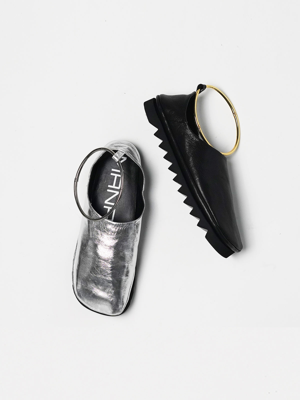 551181 アンクレットシューズ