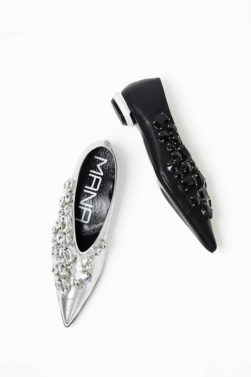 551194 Beaded pumps