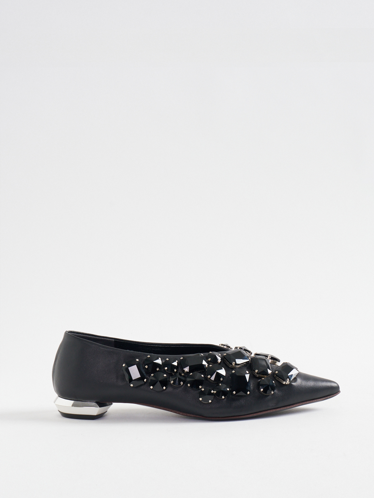 551194 Beaded pumps