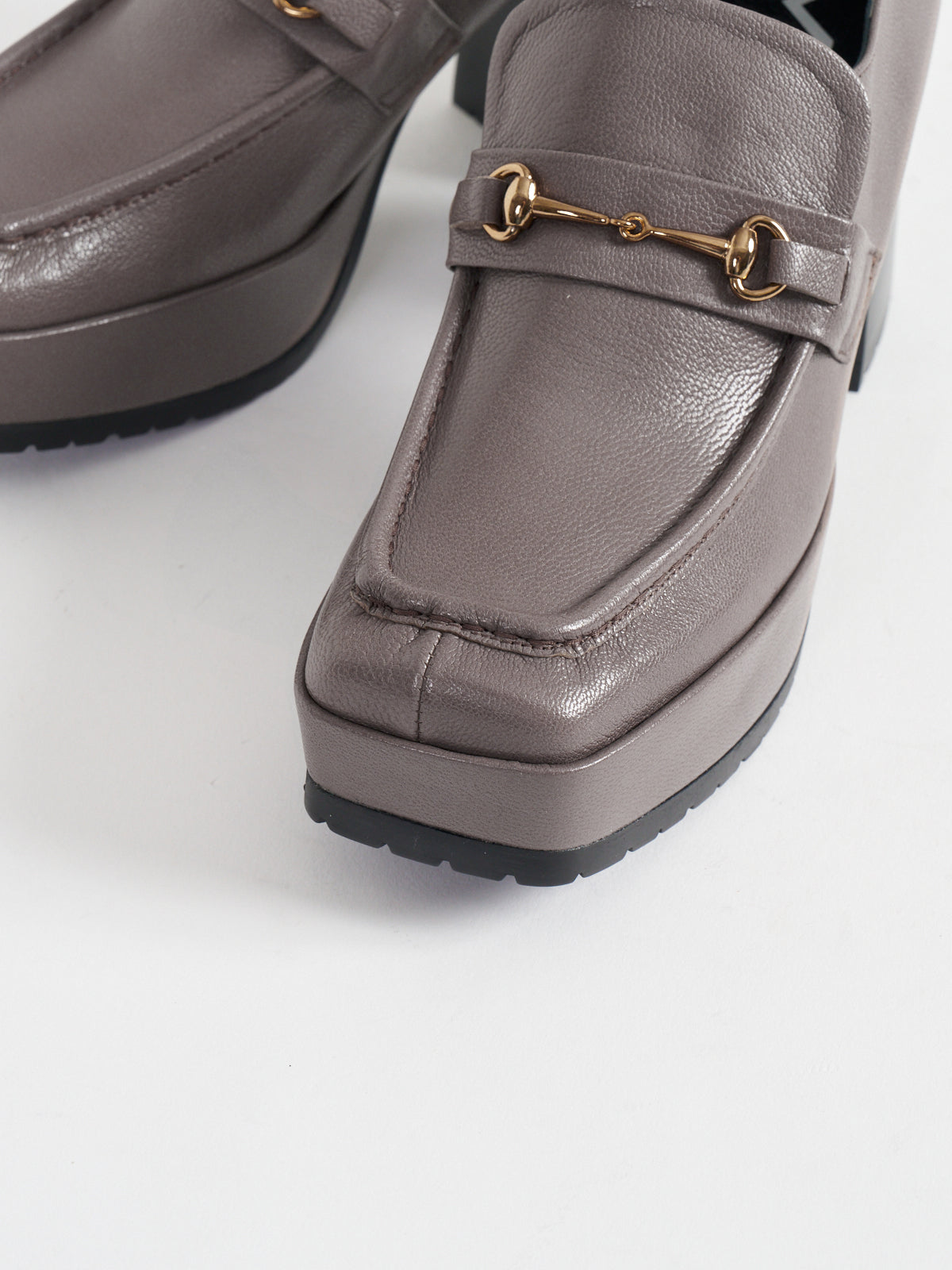 551207 Volume sole bit loafers