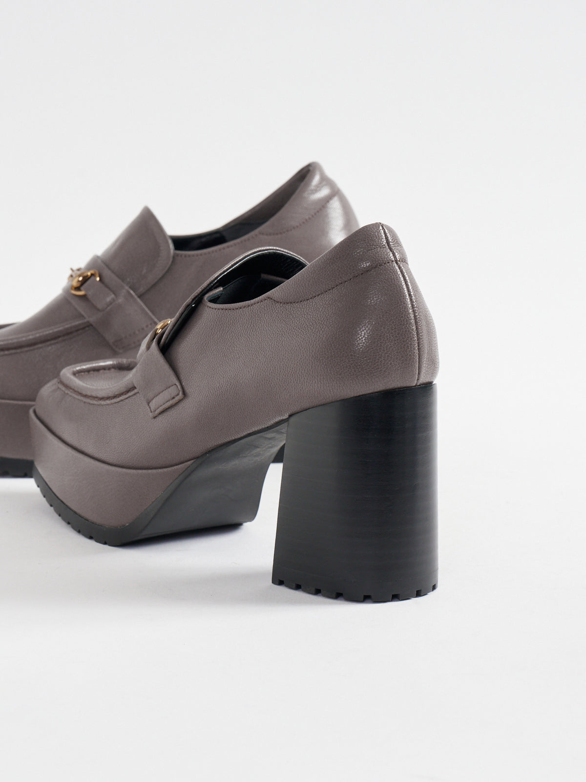 551207 Volume sole bit loafers