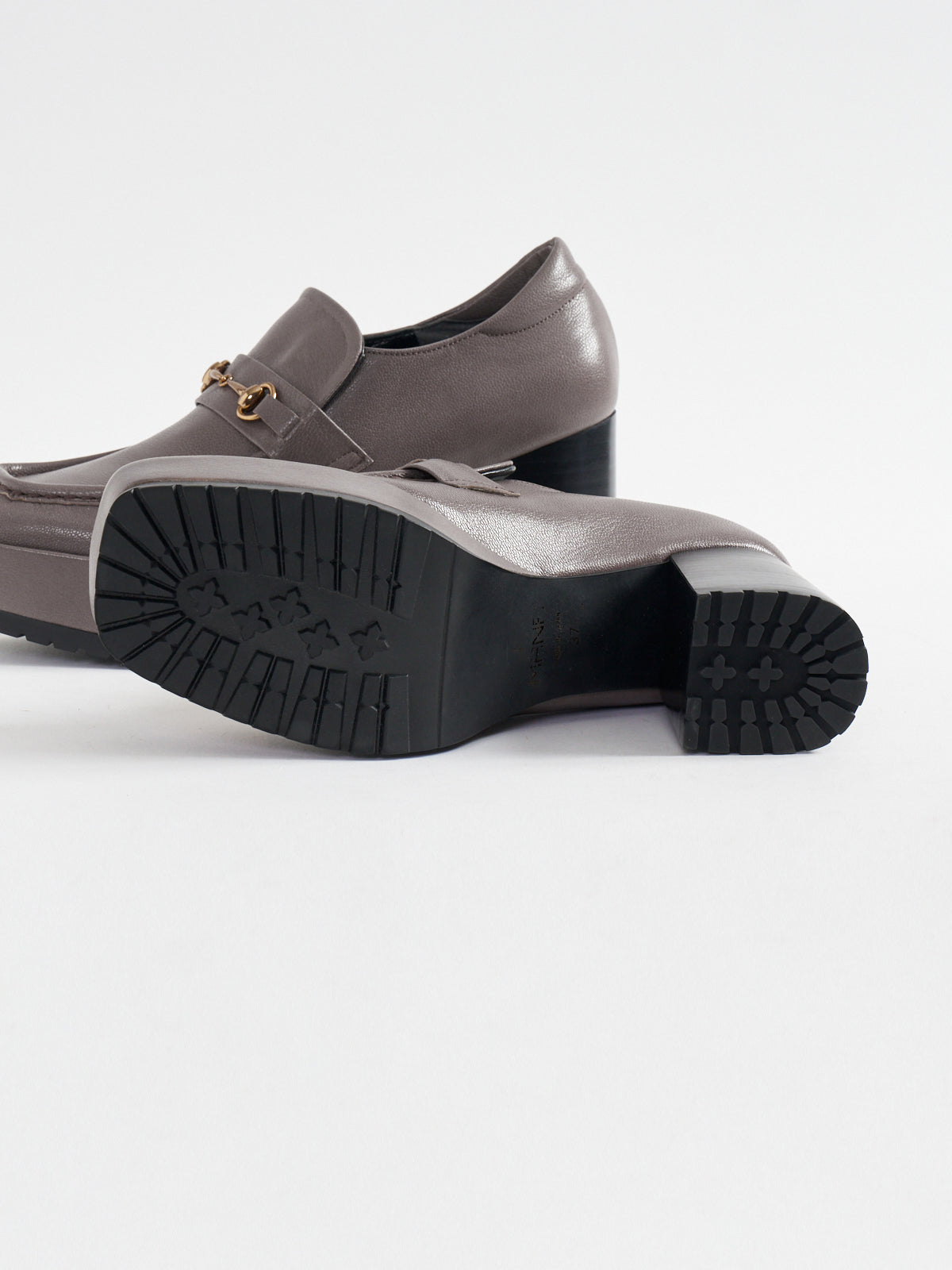 551207 Volume sole bit loafers