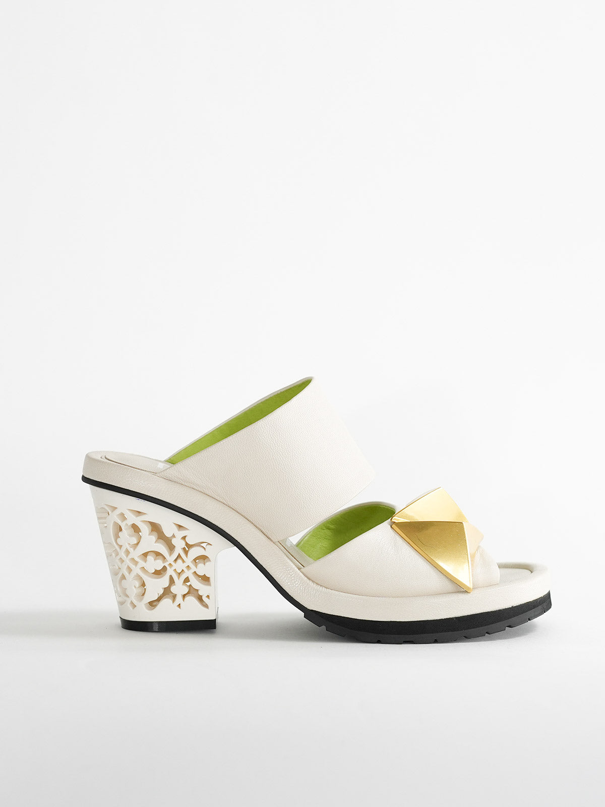 552184 Relief heel sandals