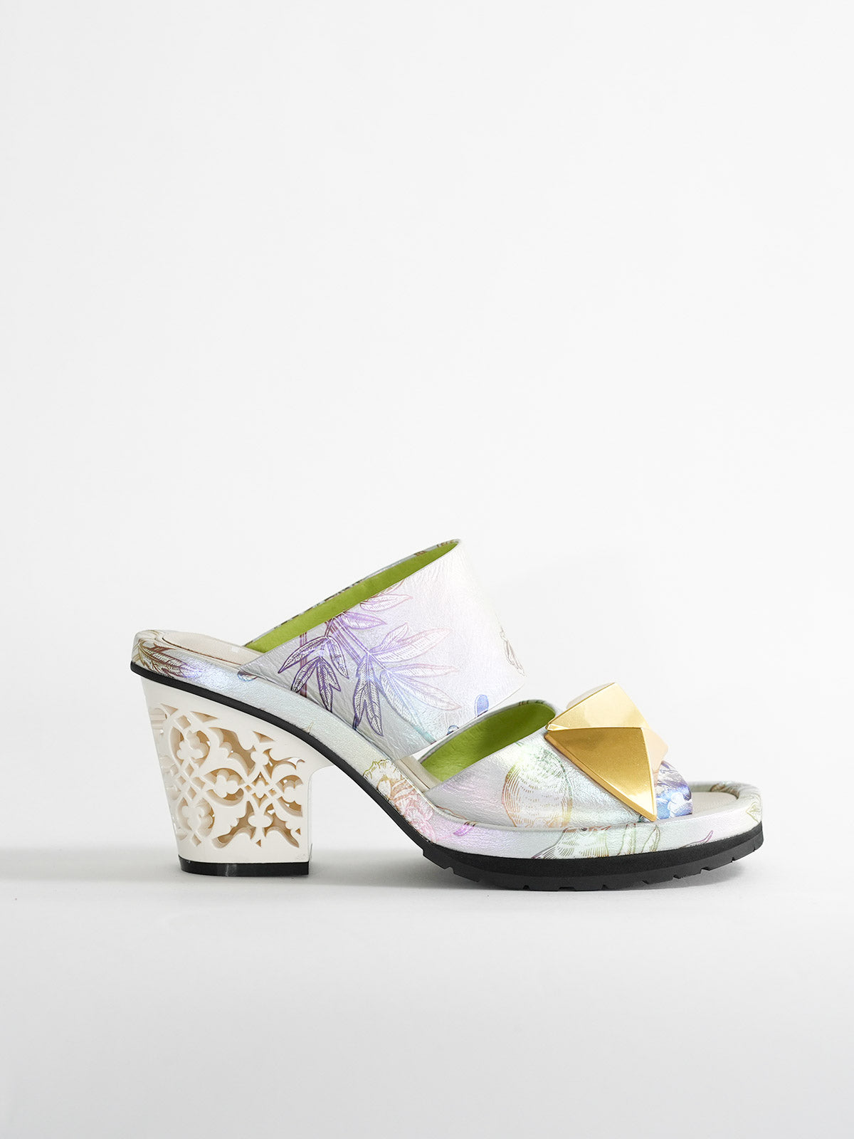 552184 Relief heel sandals