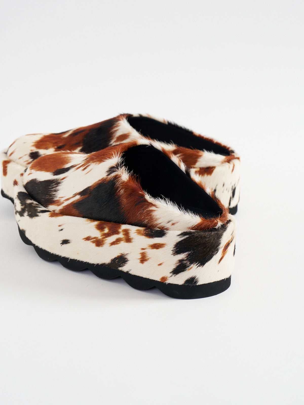 555037 Thick-soled fur clogs