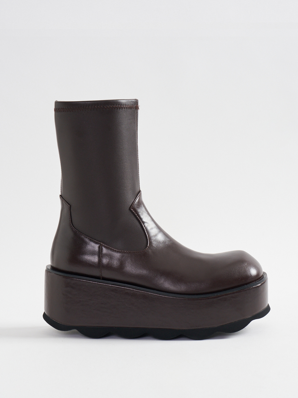 557098 Wide volume stretch boots